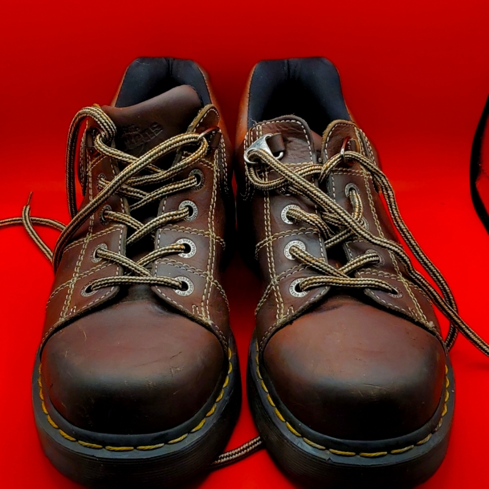 Dr. Martens 9806 Lace Up Platform Oxford Size US 10 Some SCUFFS  ON TOP OF SHOES